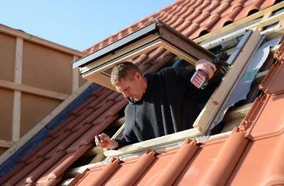 Pose de fenêtres de toit Velux à la Chapelle-Montabourlet